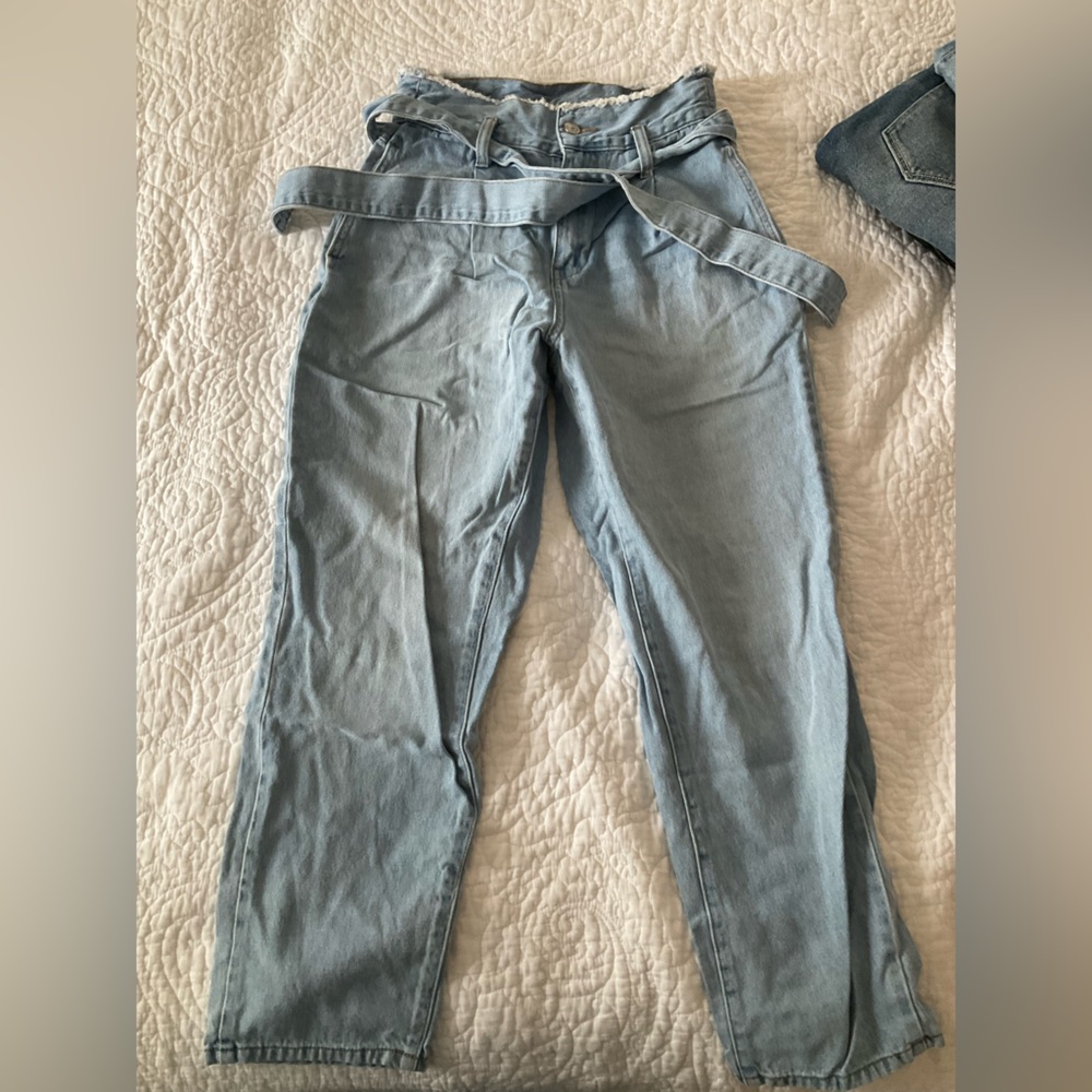 Forever 21 Women’s Jeans | High Rise | Straight Leg
